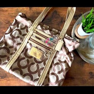 Coach Heart Poppy tote bag.